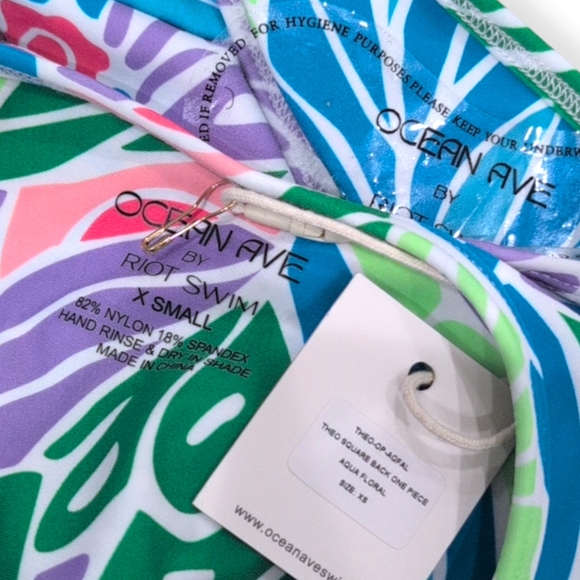 NWT Riot Swim Theo Pne Piece Swimsuit Aqua Floral Xs - Picture 3 of 3